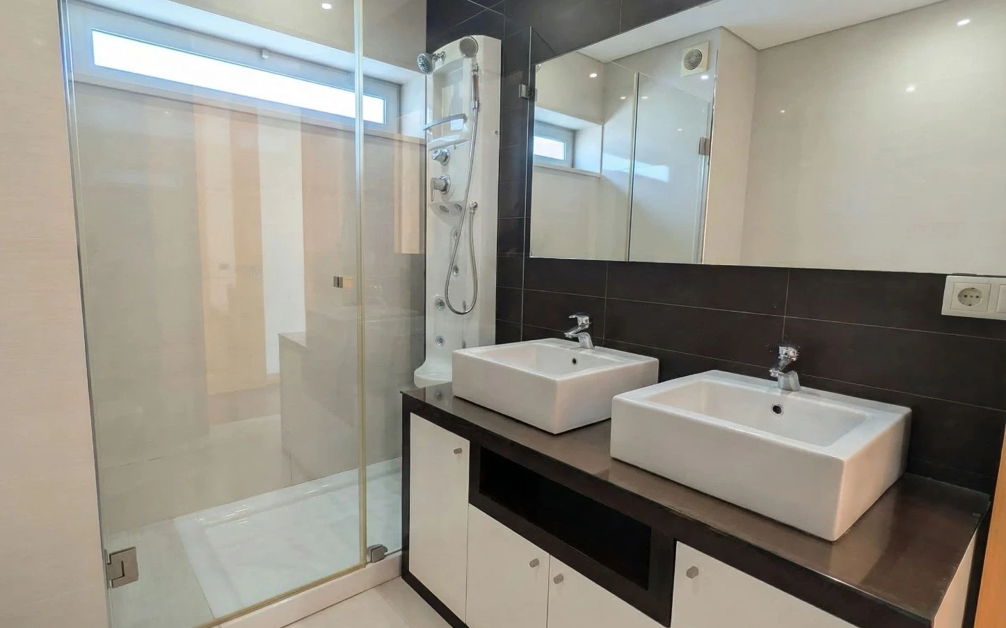 GN/02352 Moradia T4 Piscina Pedroso Vila Nova de Gaia Porto
