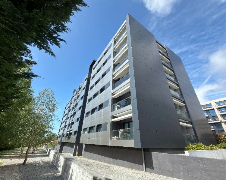 GN/02383 Apartamento T4 Santa Marinha Vila Nova de Gaia Gaiashopping Porto