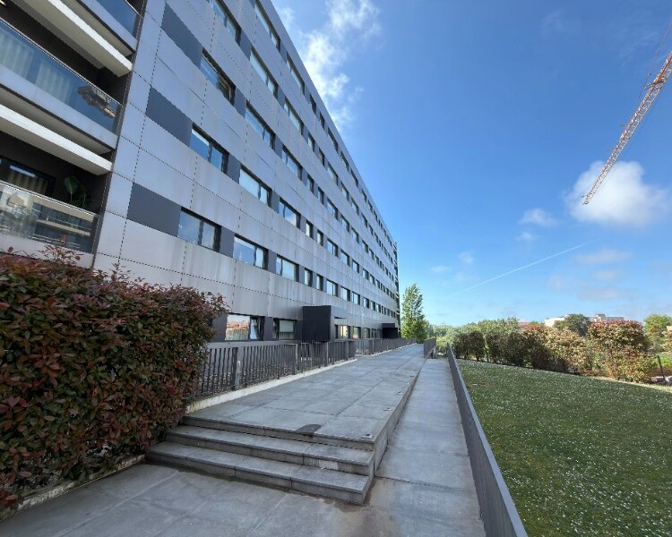 GN/02383 Apartamento T4 Santa Marinha Vila Nova de Gaia Gaiashopping Porto