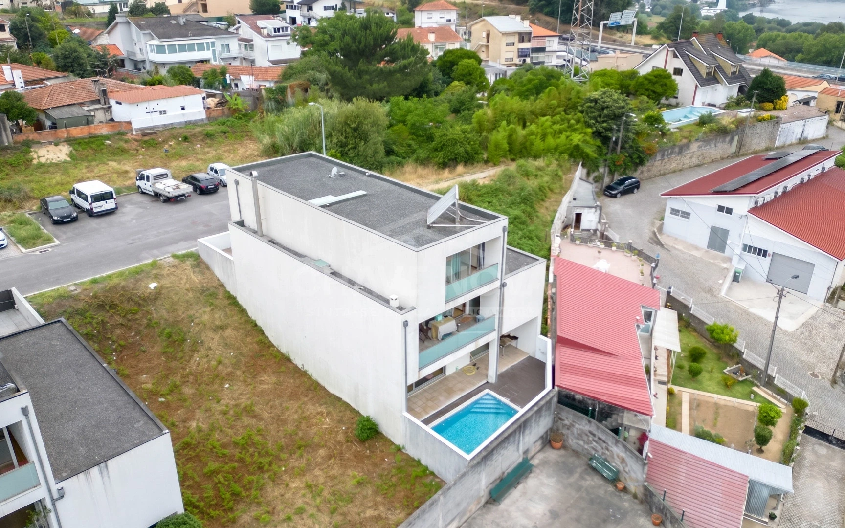 GN/02427 Moradia Geminada T4 Piscina Oliveira do Douro Vila Nova de Gaia Porto