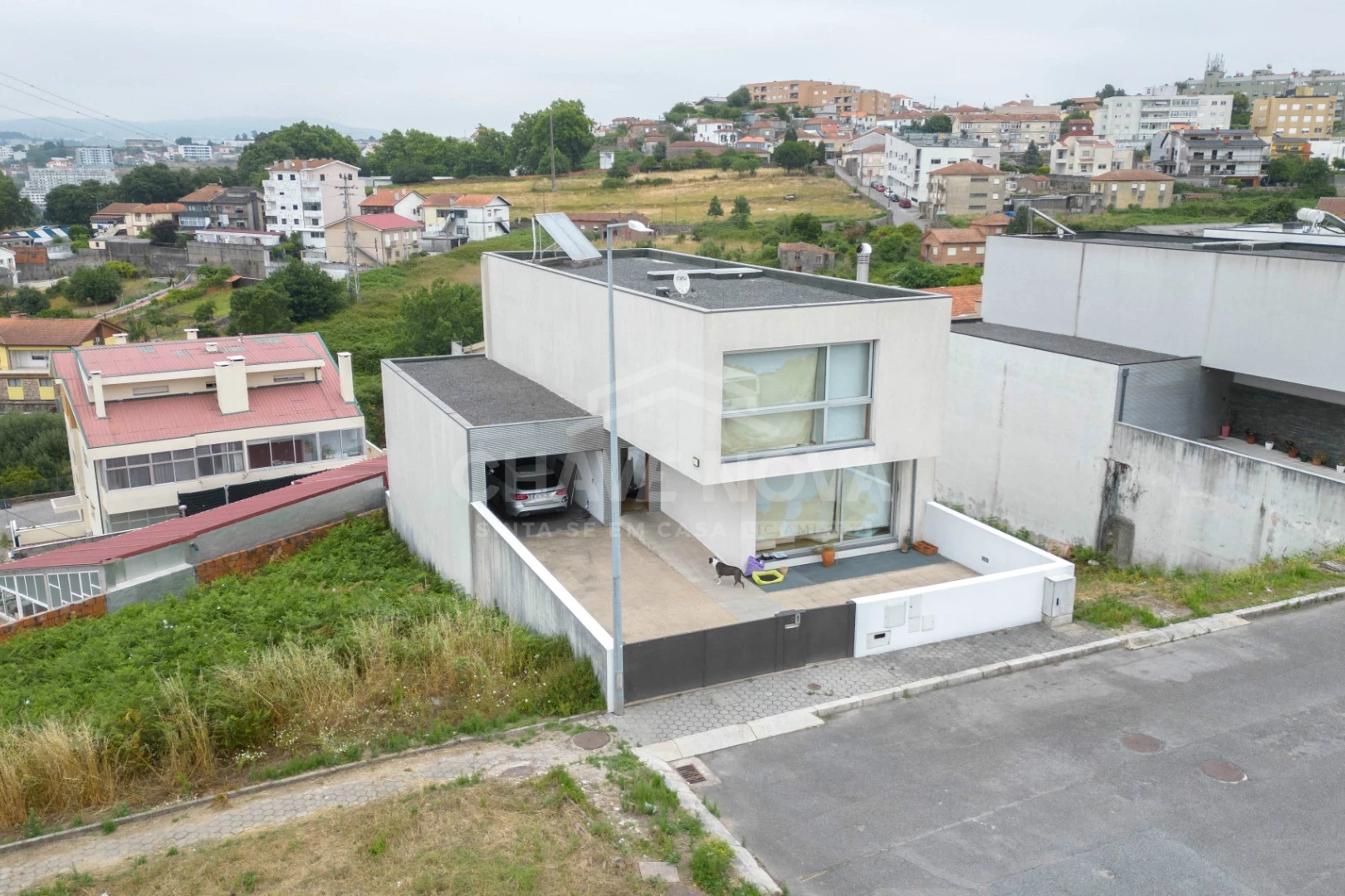GN/02427 Moradia Geminada T4 Piscina Oliveira do Douro Vila Nova de Gaia Porto