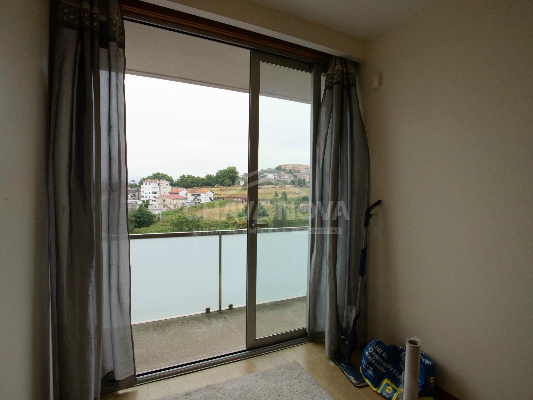 GN/02427 Moradia Geminada T4 Piscina Oliveira do Douro Vila Nova de Gaia Porto