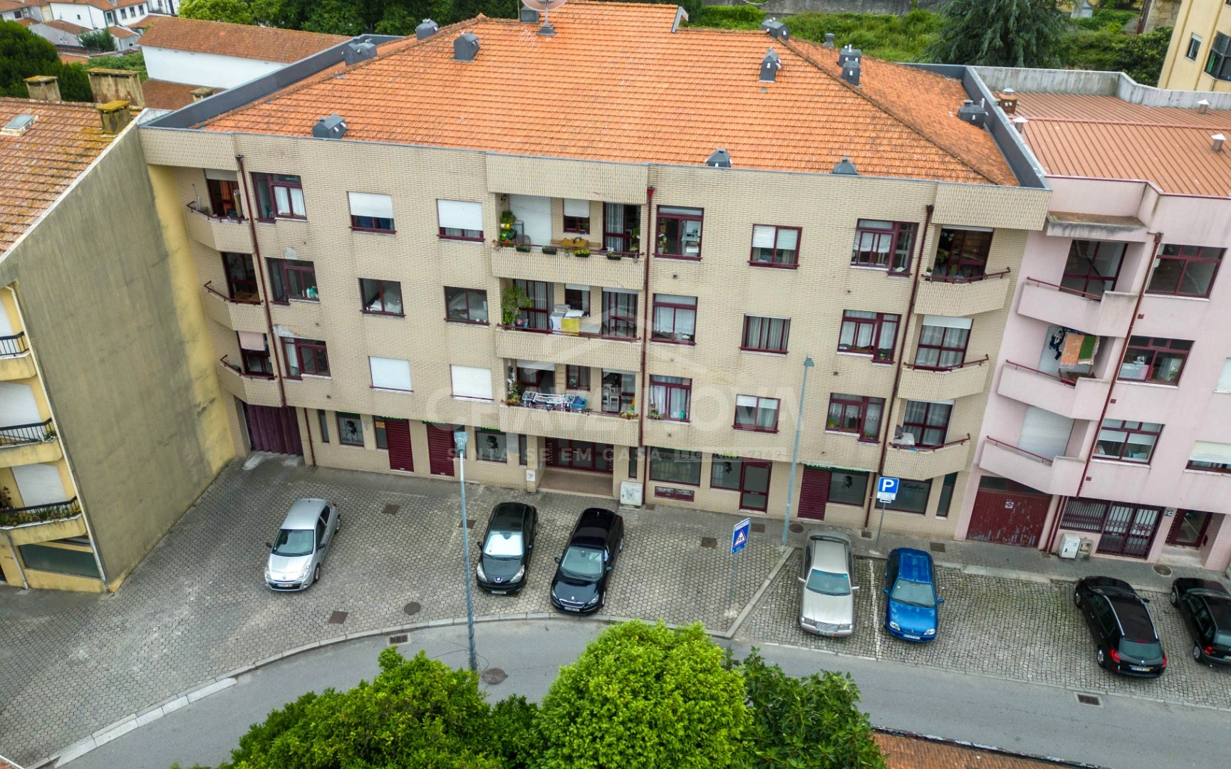 GN/02428 Loja Comercial Santa Marinha Candal Vila Nova de Gaia Porto