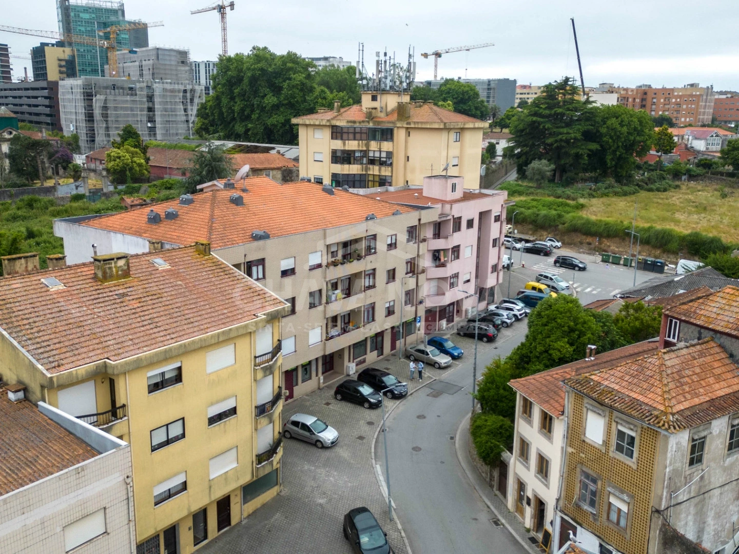 GN/02428 Loja Comercial Santa Marinha Candal Vila Nova de Gaia Porto
