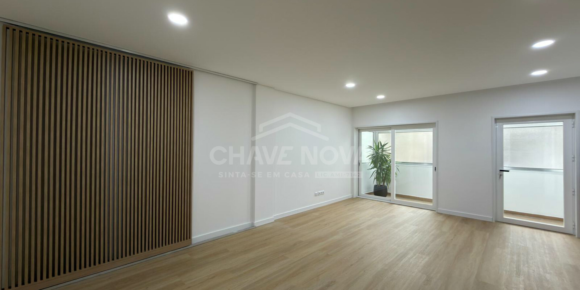 Apartamento T1 Office Santa Marinha Renovado