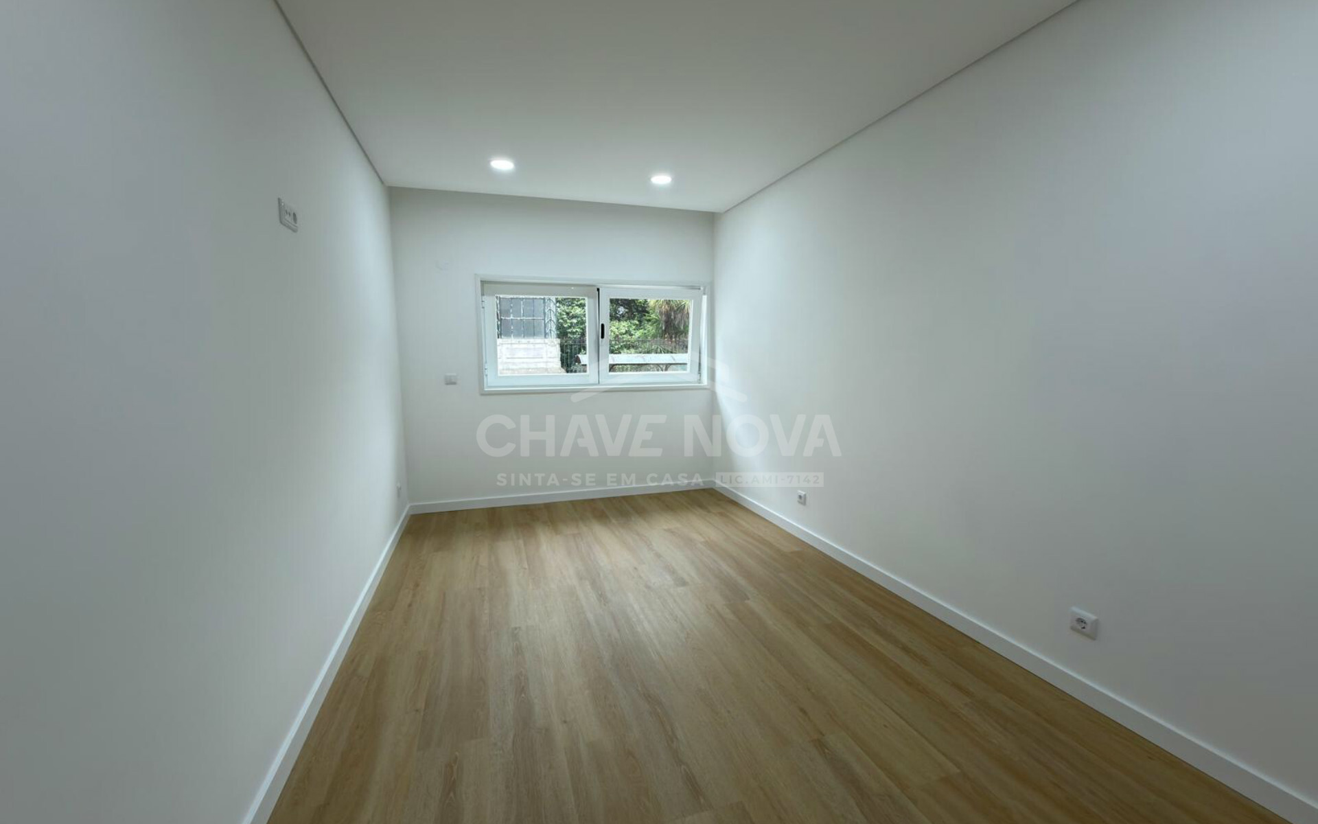 Apartamento T1 Office Santa Marinha Renovado