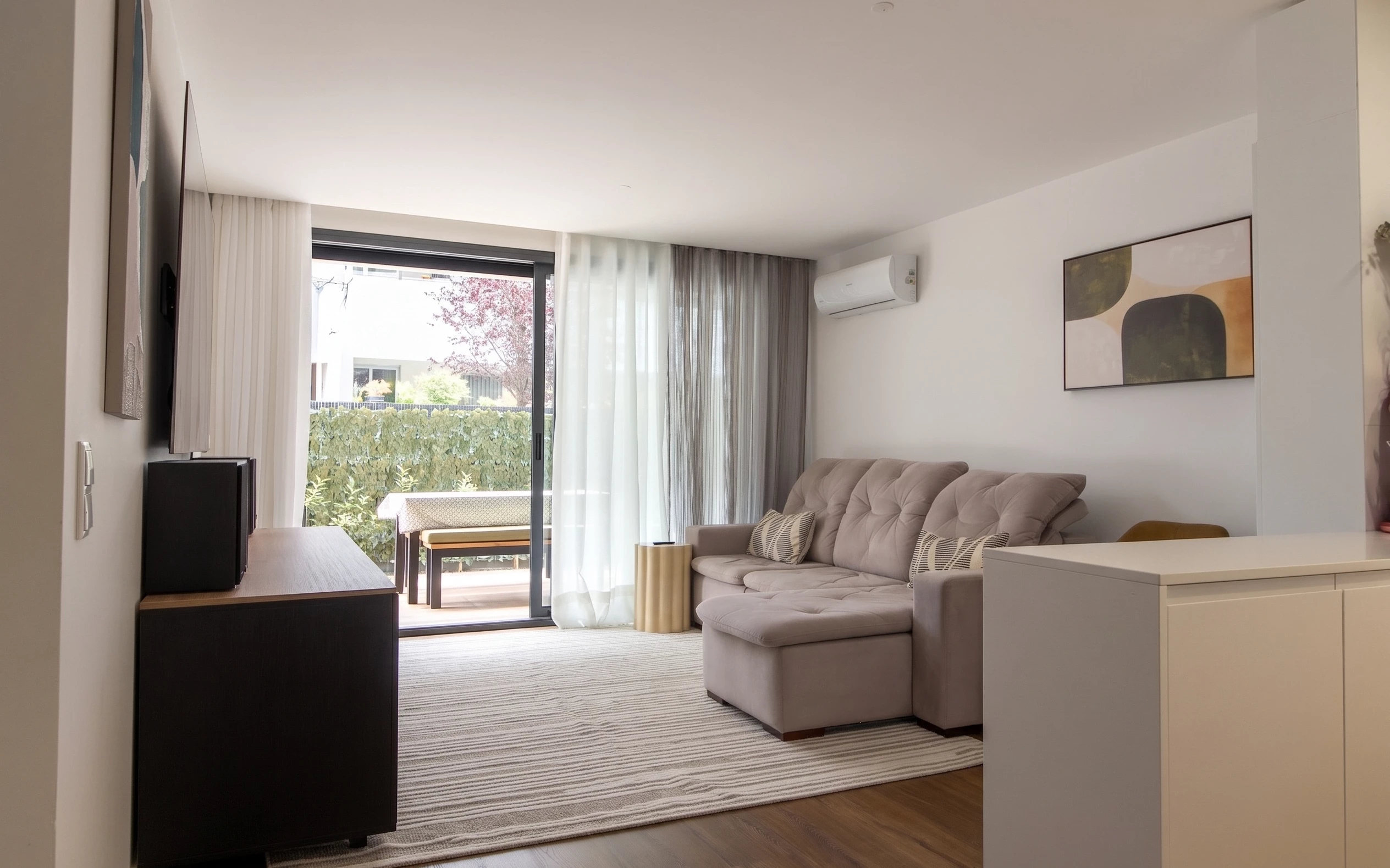 GN/02443 Sala Apartamento T2 Como Novo Candal santa Marinha Vila Nova de Gaia Porto