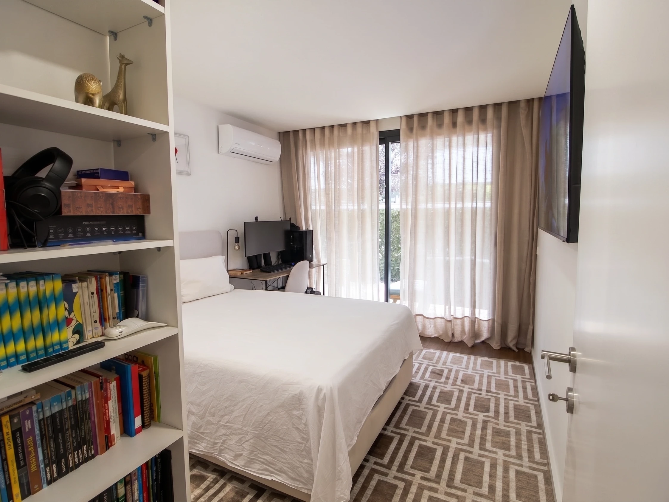 GN/02443 Quarto Apartamento T2 Como Novo Candal santa Marinha Vila Nova de Gaia Porto