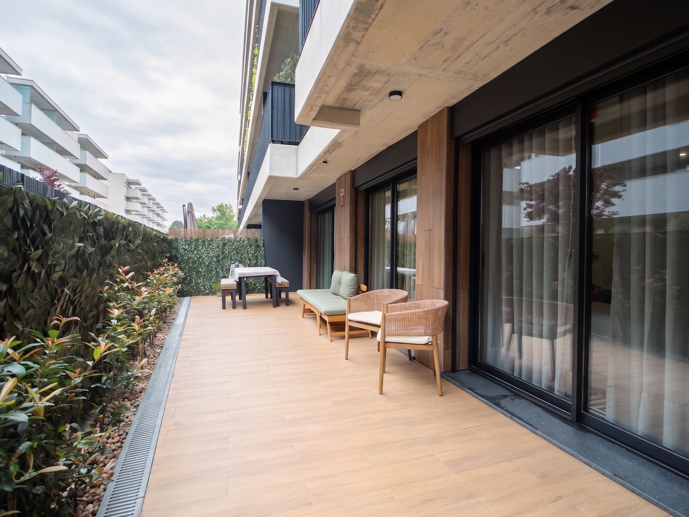 GN/02443 Terraço Apartamento T2 Como Novo Candal santa Marinha Vila Nova de Gaia Porto