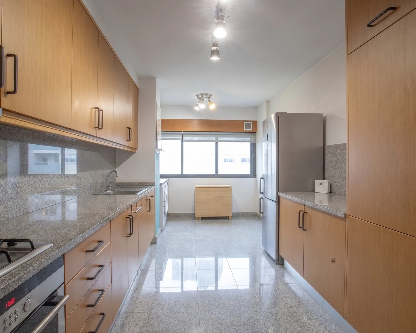 GN/02444 Apartamento T4 Como Novo em Santa Marinha Coimbrões Vila Nova de Gaia Porto