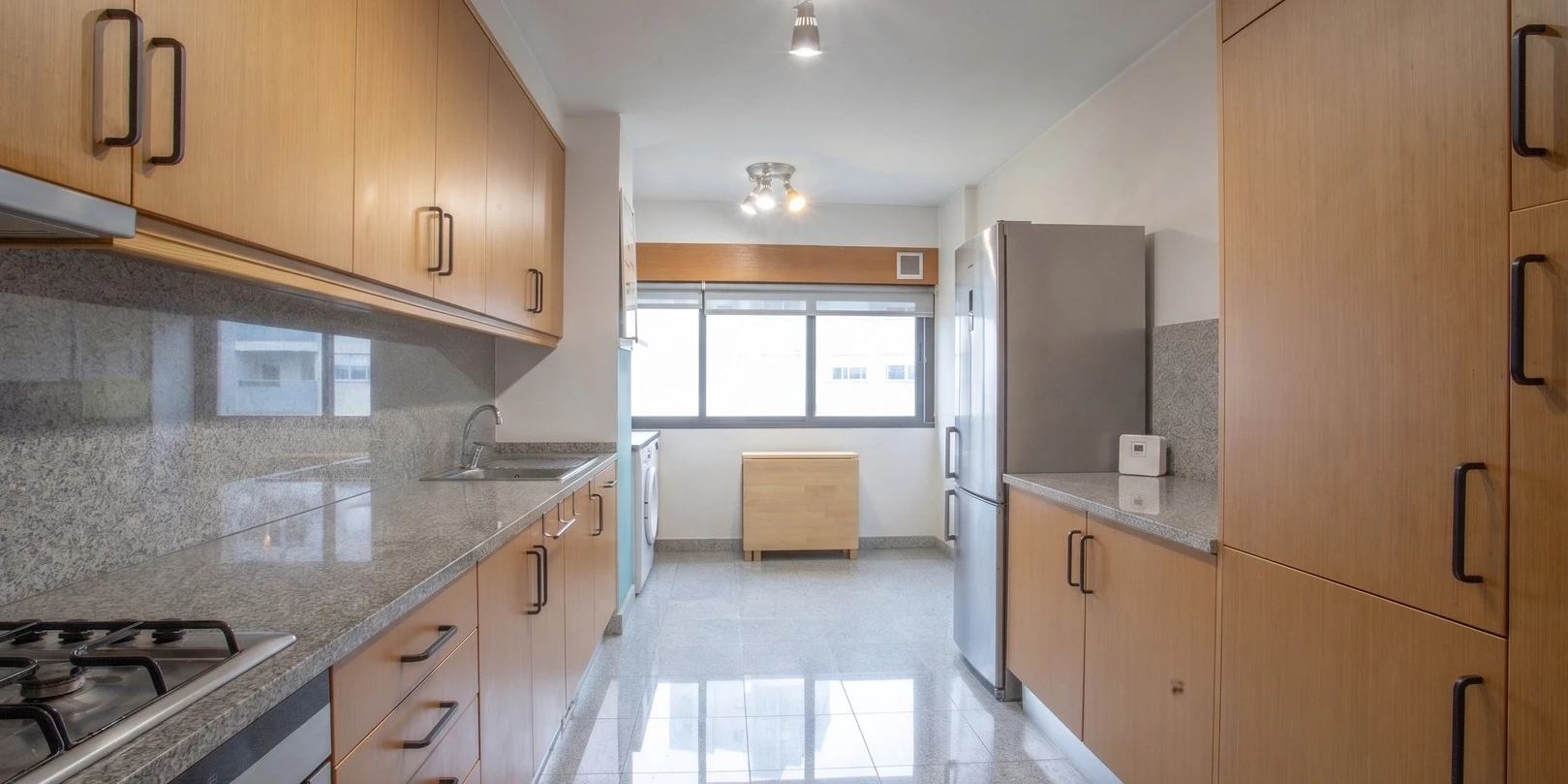 GN/02444 Apartamento T4 Como Novo em Santa Marinha Coimbrões Vila Nova de Gaia Porto