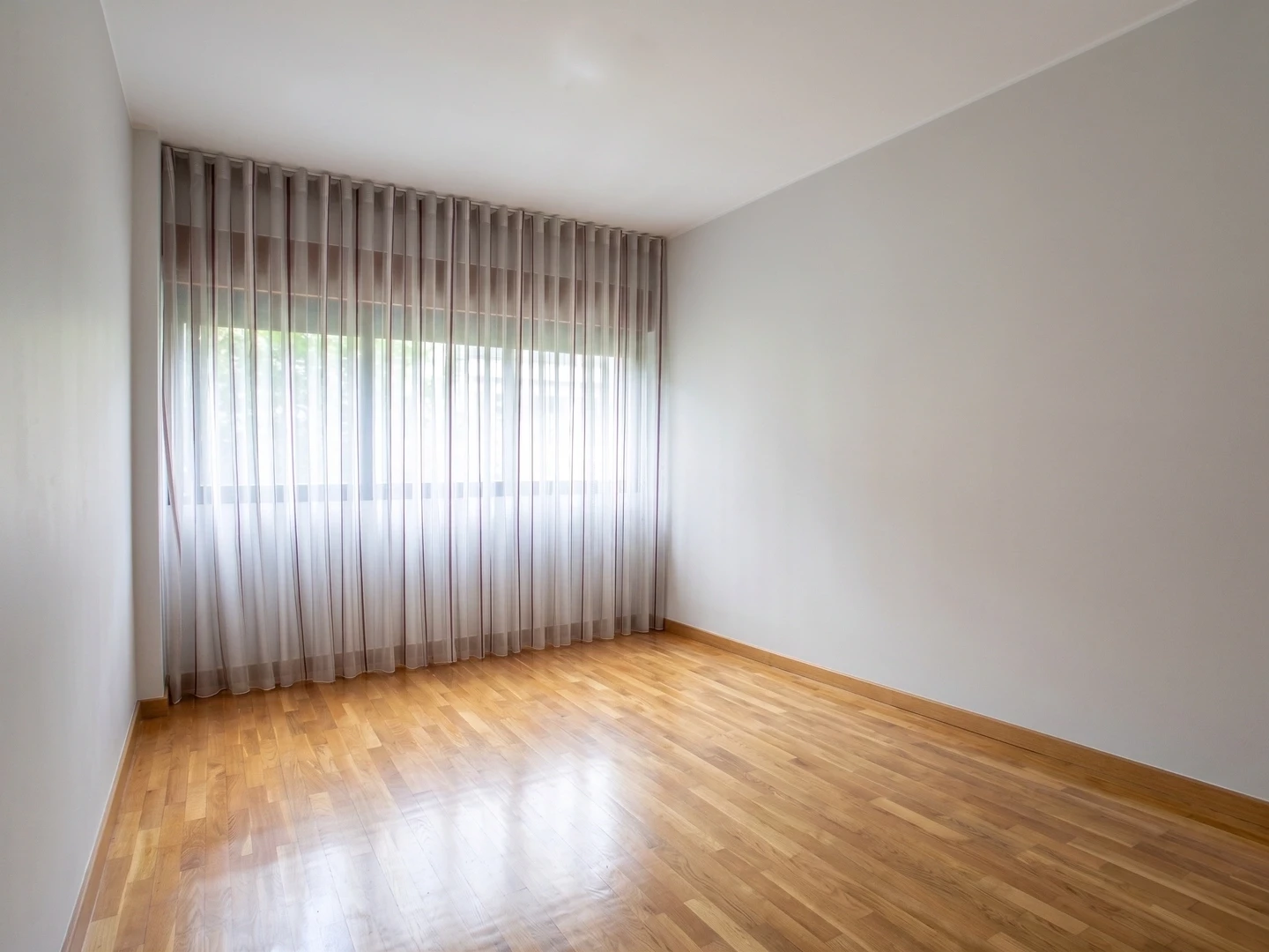 GN/02444 Apartamento T4 Como Novo em Santa Marinha Coimbrões Vila Nova de Gaia Porto