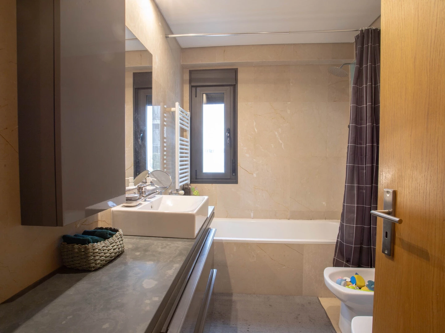 GN/02444 Apartamento T4 Como Novo em Santa Marinha Coimbrões Vila Nova de Gaia Porto