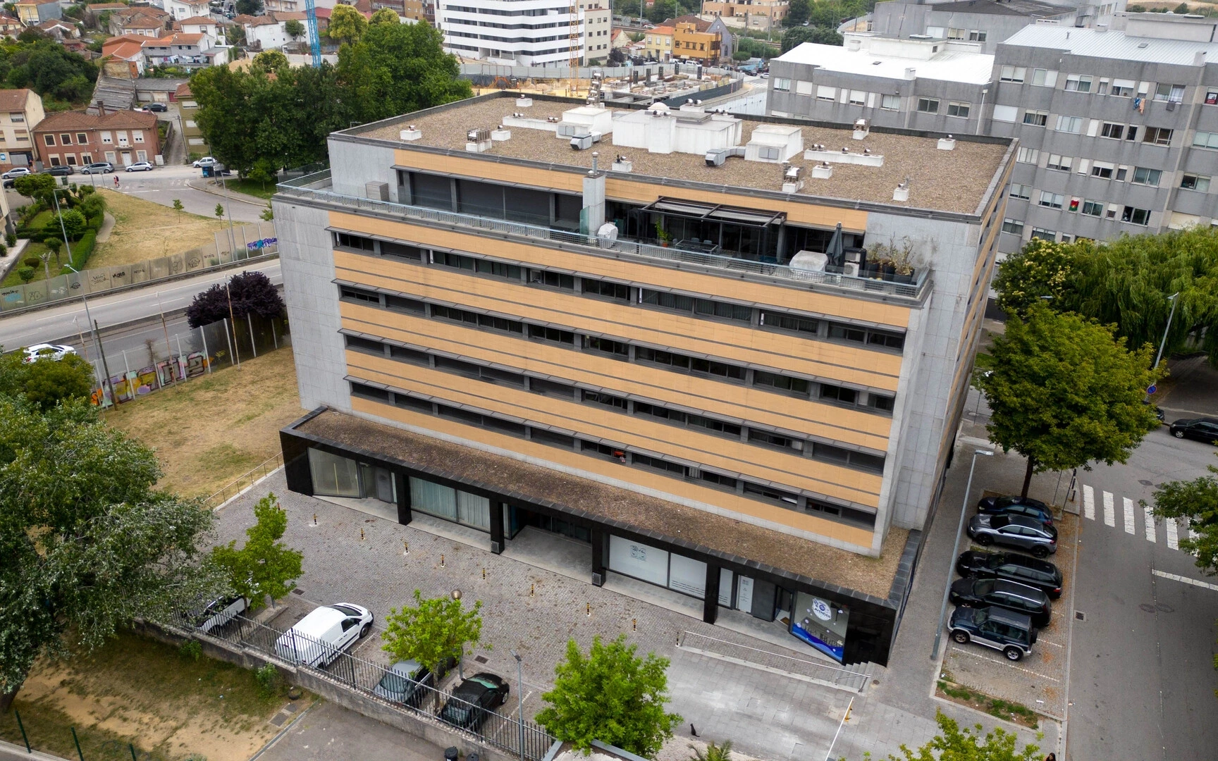 GN/02444 Apartamento T4 Como Novo em Santa Marinha Coimbrões Vila Nova de Gaia Porto