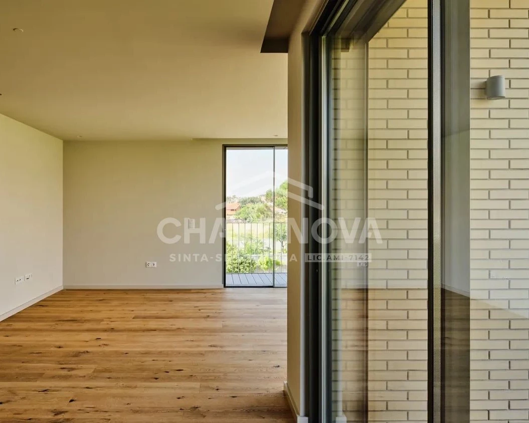 GN/02451 Apartamento T3 Dúplex Novo São Félix da Marinha Vila Nova de Gaia Porto