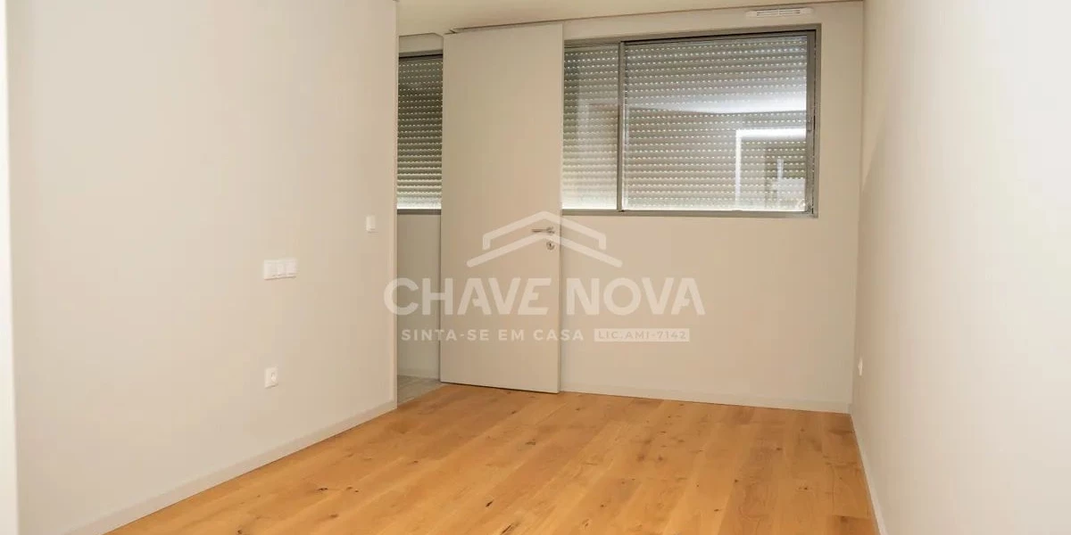 GN/02451 Apartamento T3 Dúplex Novo São Félix da Marinha Vila Nova de Gaia Porto