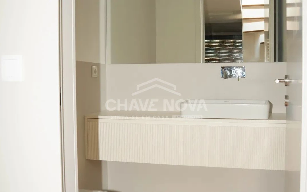 GN/02451 Apartamento T3 Dúplex Novo São Félix da Marinha Vila Nova de Gaia Porto