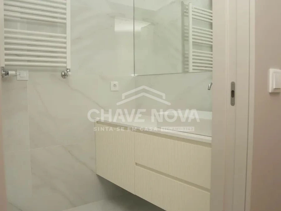 GN/02451 Apartamento T3 Dúplex Novo São Félix da Marinha Vila Nova de Gaia Porto