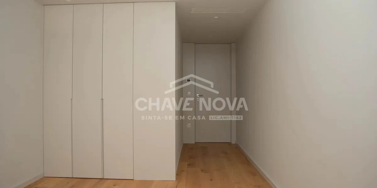 GN/02451 Apartamento T3 Dúplex Novo São Félix da Marinha Vila Nova de Gaia Porto