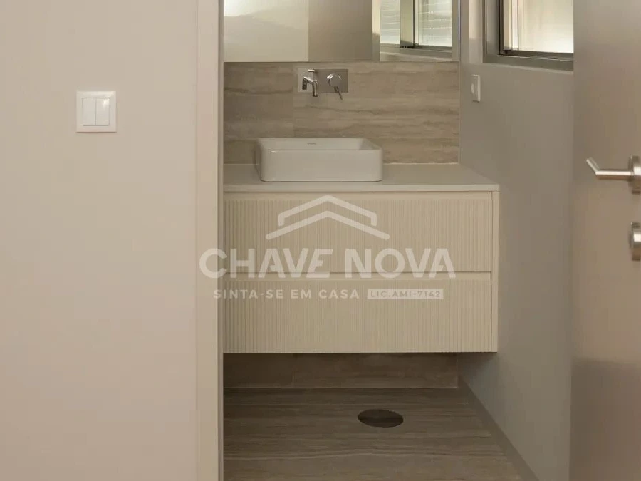 GN/02451 Apartamento T3 Dúplex Novo São Félix da Marinha Vila Nova de Gaia Porto