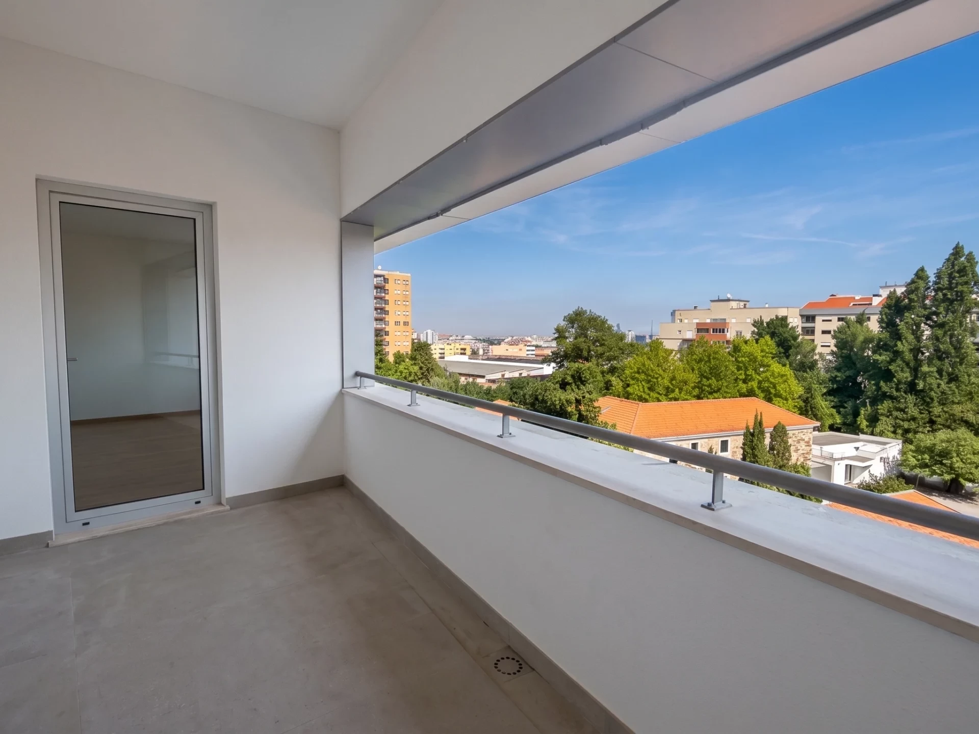 GN/02453 Apartamento T1 Santa Marinha Soares dos Reis Vila Nova de