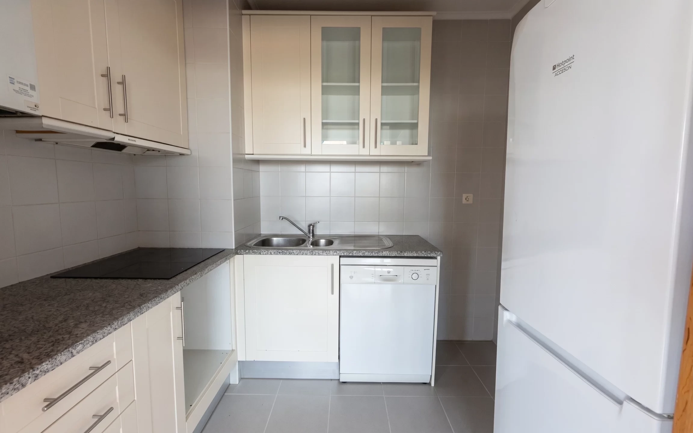 GN/02453 Apartamento T1 Santa Marinha Soares dos Reis Vila Nova de