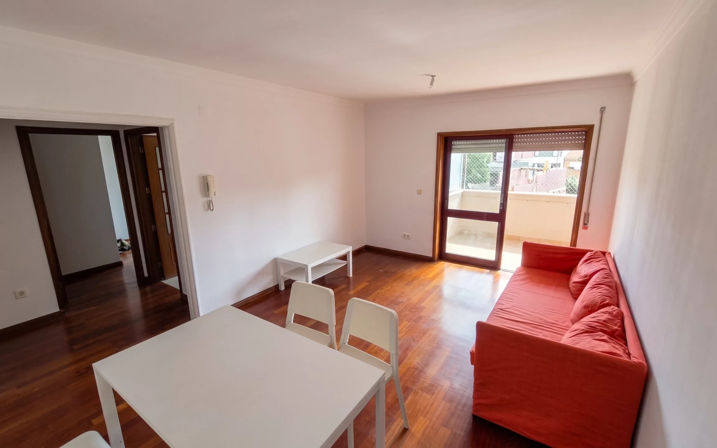 GN/02463 Apartamento T2 à venda na Avenida de Fernão de Magalhães Areosa Porto