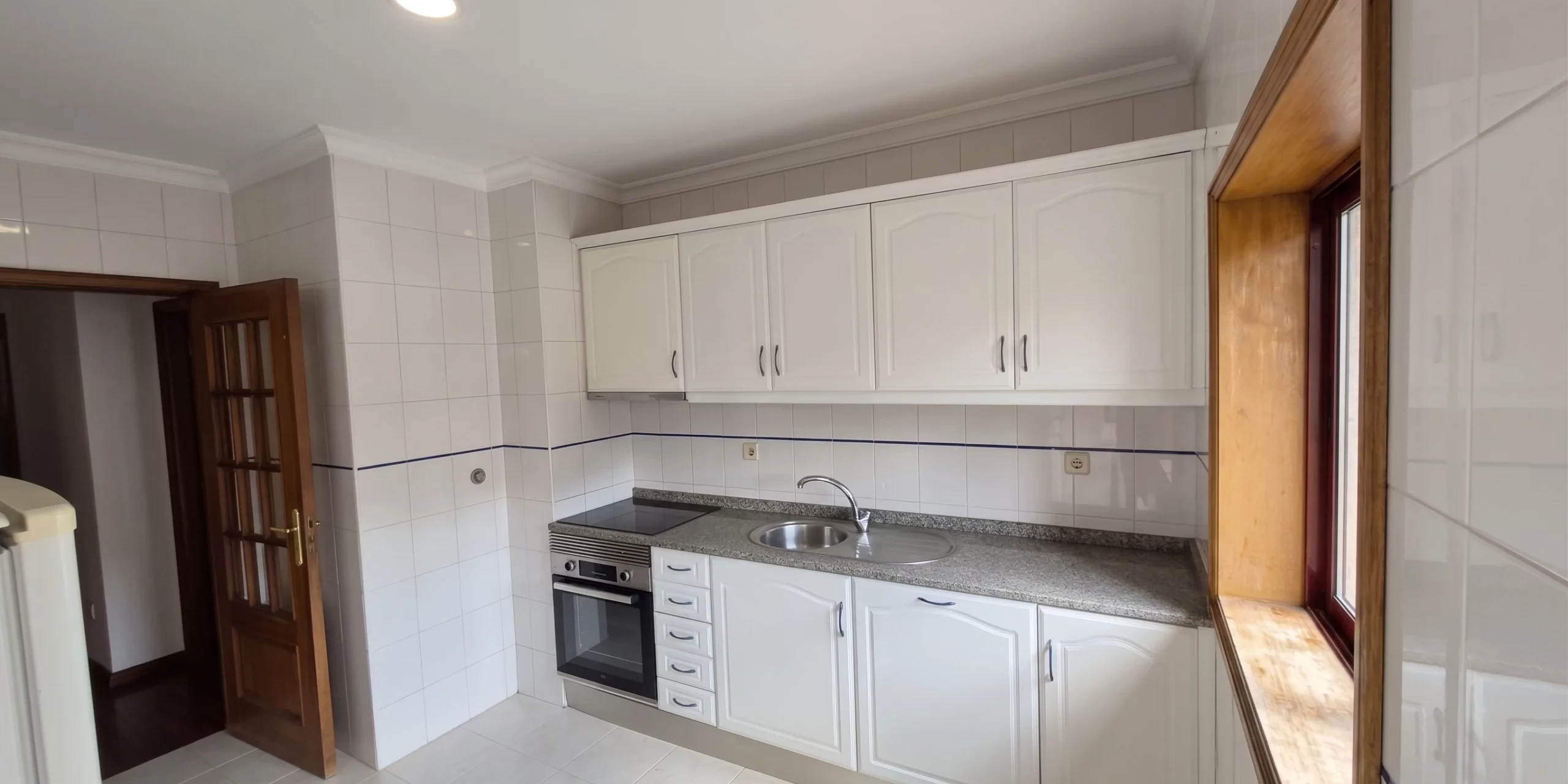 GN/02463 Apartamento T2 à venda na Avenida de Fernão de Magalhães Areosa Porto