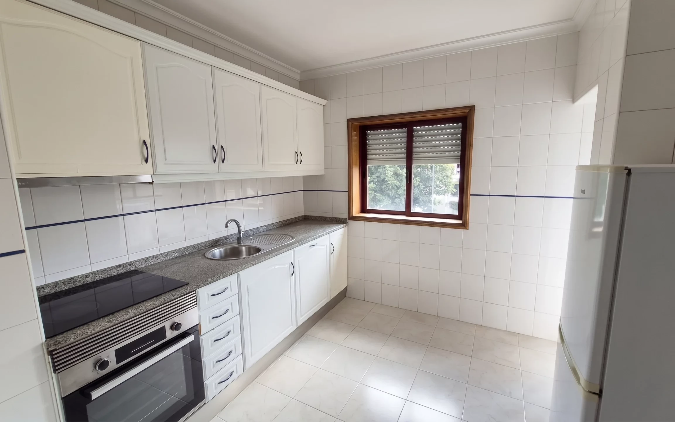 GN/02463 Apartamento T2 à venda na Avenida de Fernão de Magalhães Areosa Porto