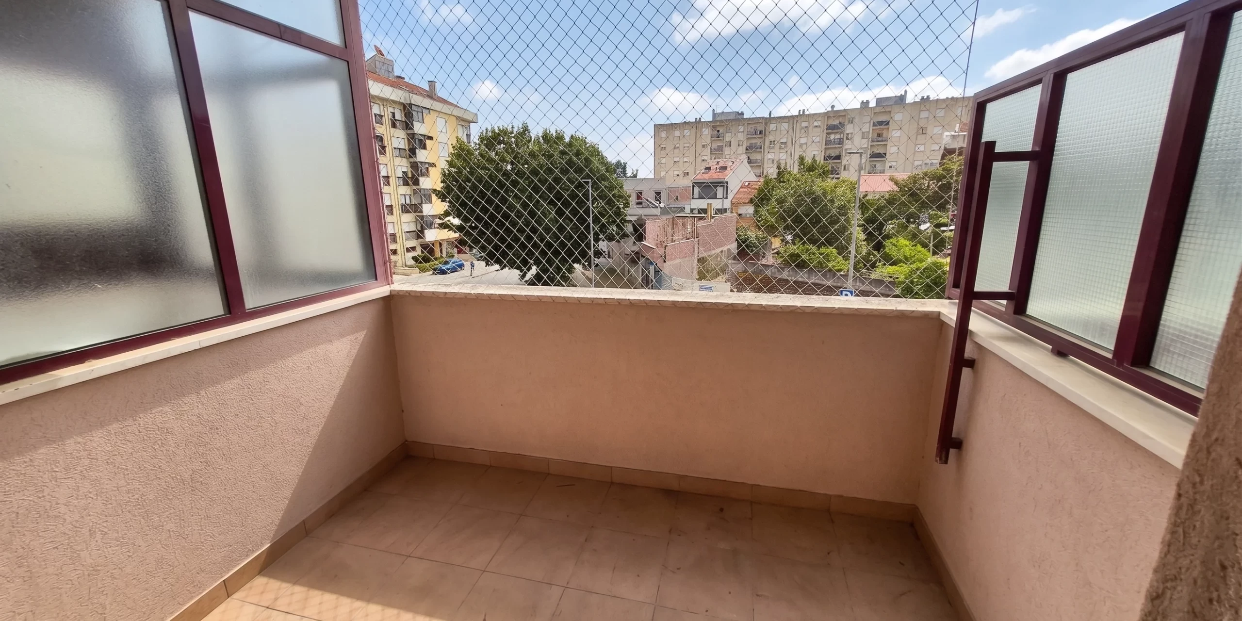GN/02463 Apartamento T2 à venda na Avenida de Fernão de Magalhães Areosa Porto