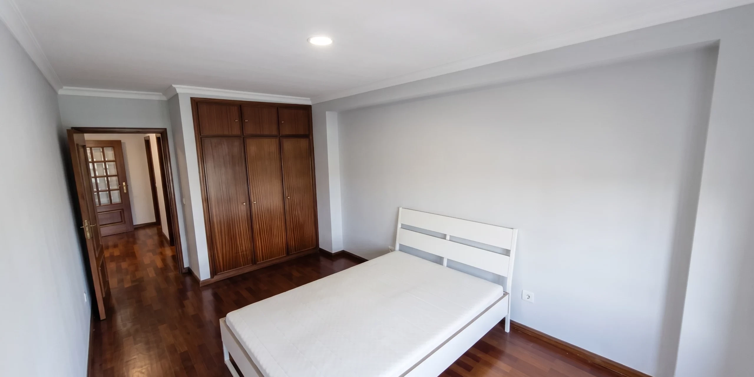GN/02463 Apartamento T2 à venda na Avenida de Fernão de Magalhães Areosa Porto