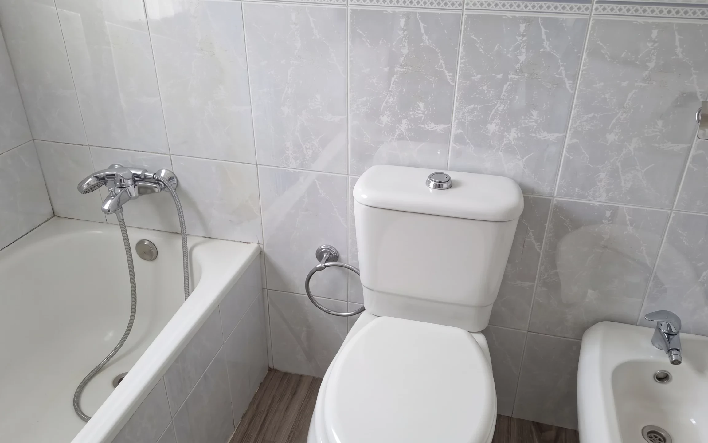 GN/02463 Apartamento T2 à venda na Avenida de Fernão de Magalhães Areosa Porto