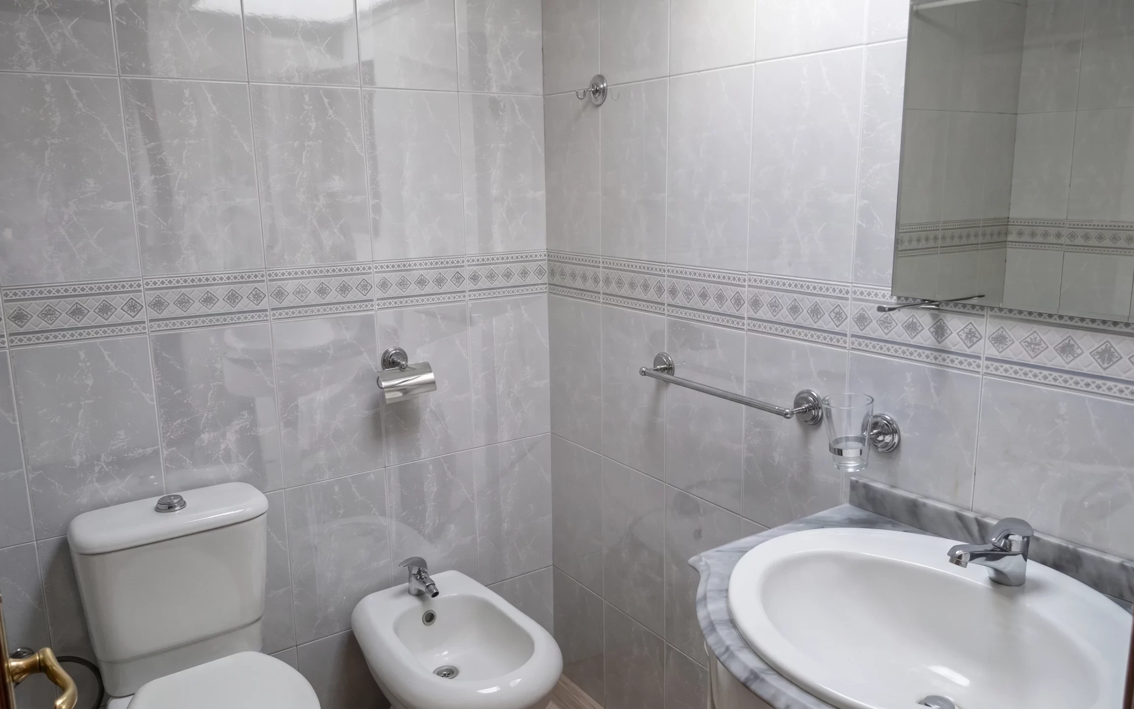 GN/02463 Apartamento T2 à venda na Avenida de Fernão de Magalhães Areosa Porto