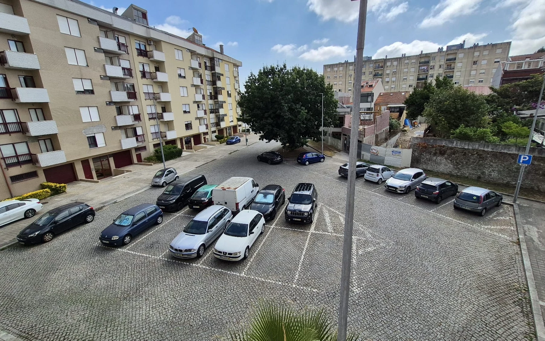 GN/02463 Apartamento T2 à venda na Avenida de Fernão de Magalhães Areosa Porto