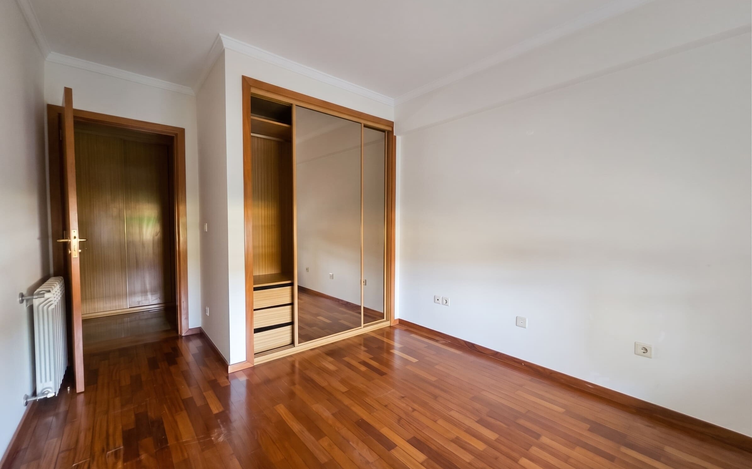 GN/02472 Apartamento T1 Condomínio Fechado Lugar de Garagem em Ermesinde Valongo Porto
